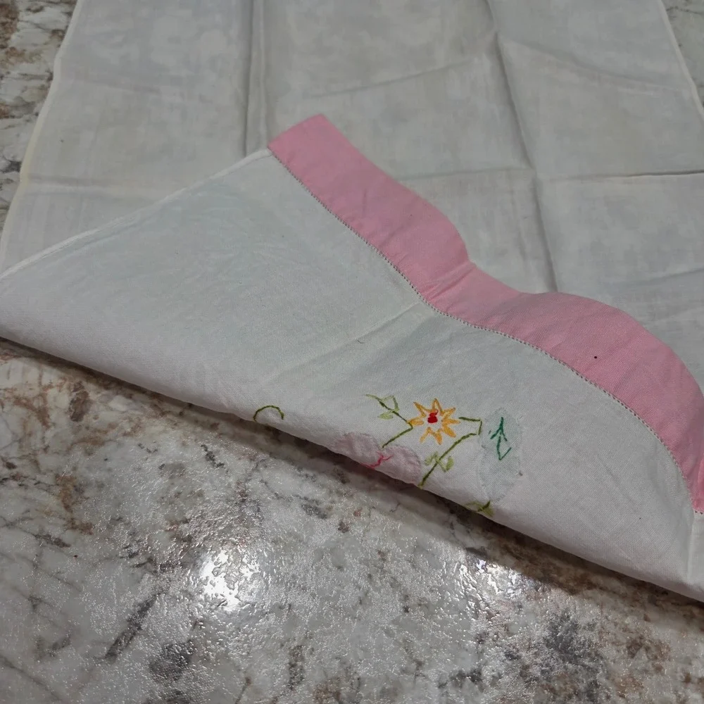 Vintage‎ Linen Tea Towel Pink Floral Hand Embroidered White Kitchen Decor